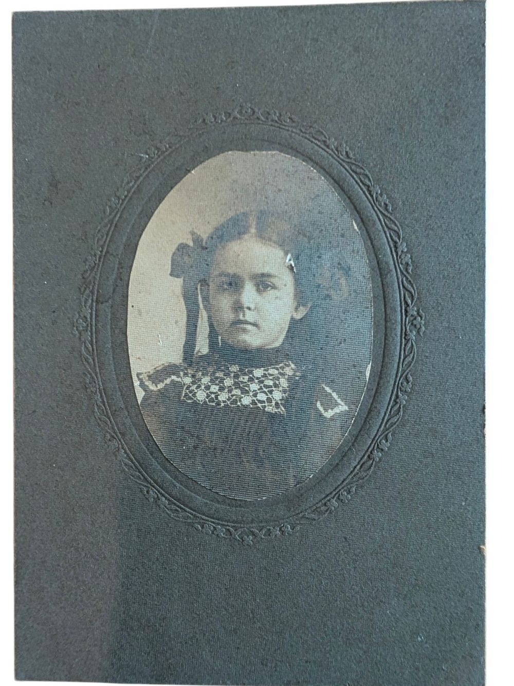 Antique 1890s 1900s Victorian Girl Photo